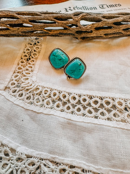 Briar Studs