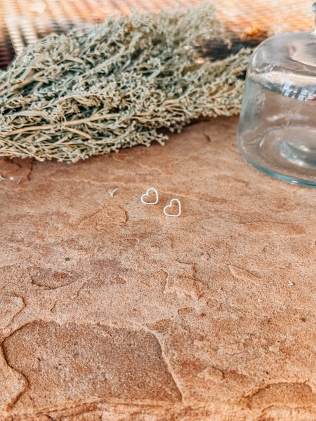 Rope Heart Studs