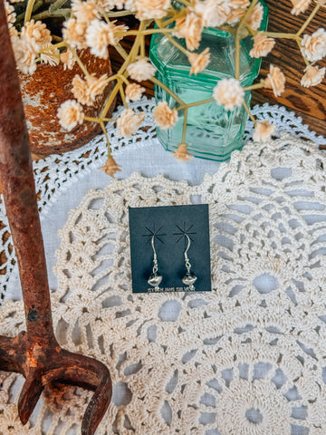Saucer Dangles
